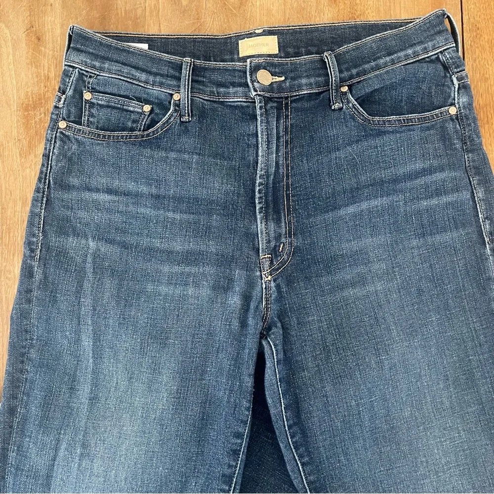 MOTHER The Insider Crop Step Fray in size 30
GIRL CRUSH - Picture 7 of 14